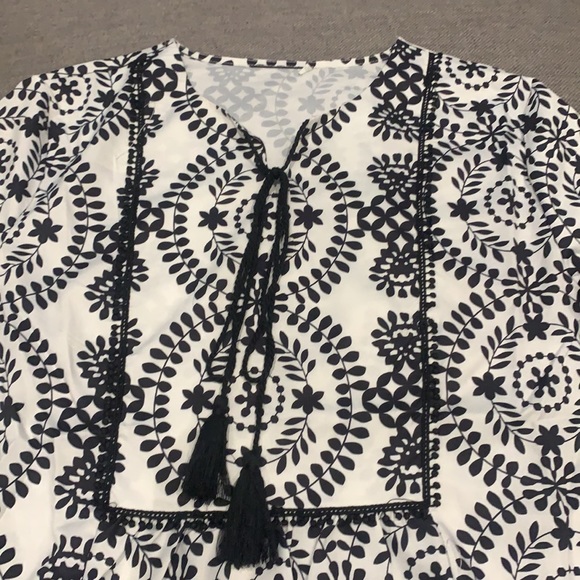 Cute cover up/dress - Picture 2 of 3